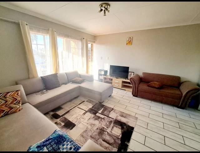 2 BEDROOM APARTMENT FOR SALE IN HIGHVELD